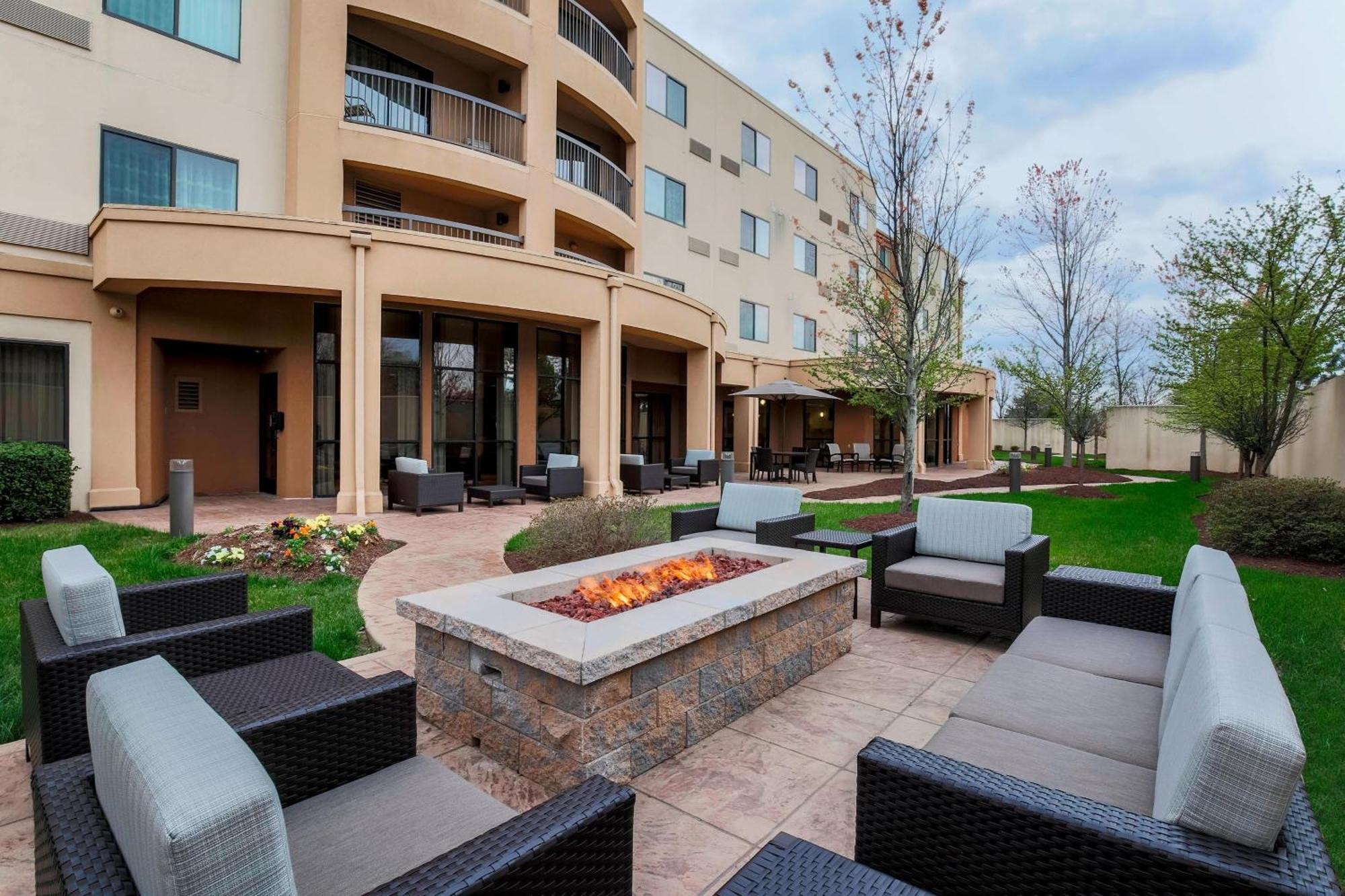 Hotel Courtyard By Marriott Potomac Mills Woodbridge Exterior foto